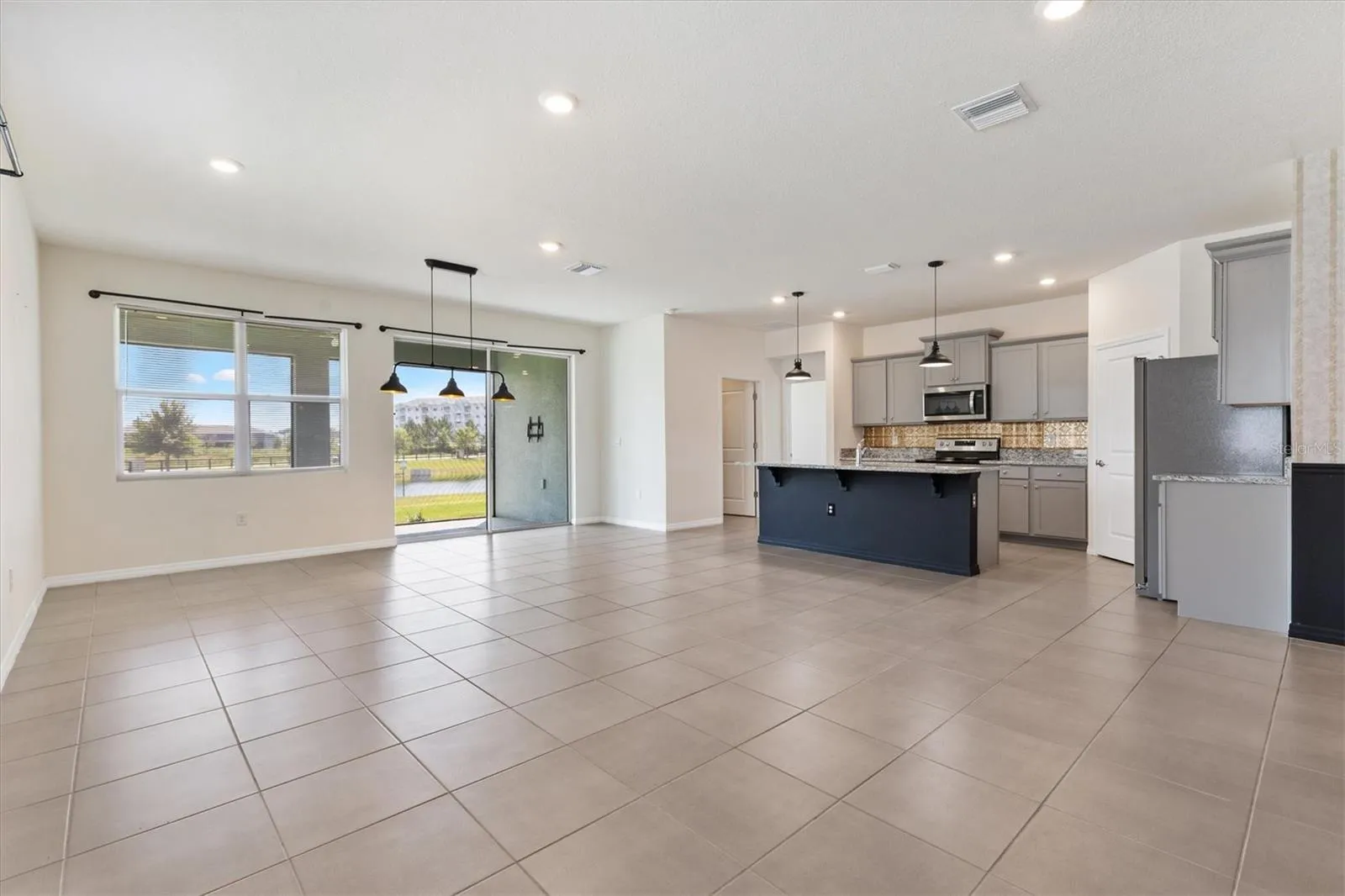 Living room/kitchen