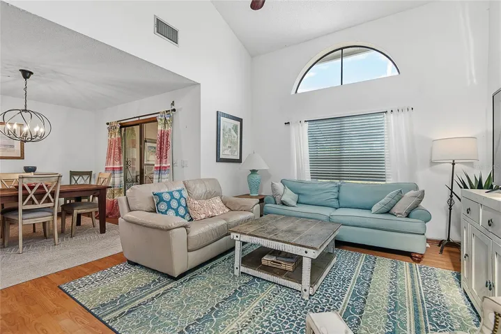 Spacious Living room