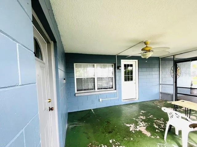 Screened in Porch