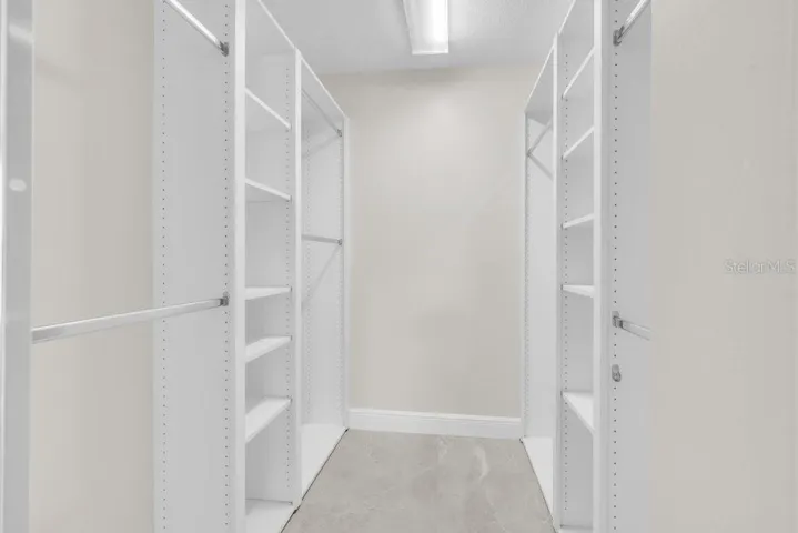 walk in closet