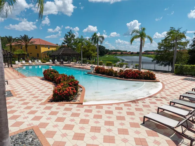 Bella Vida community pool.