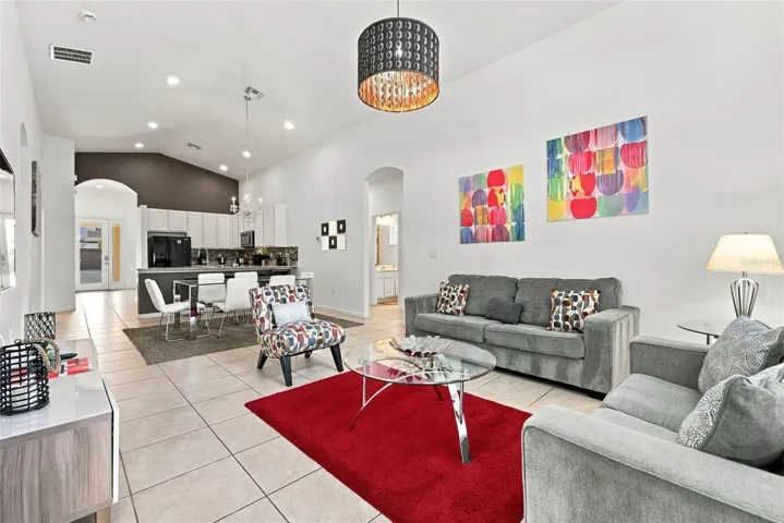 Living room .