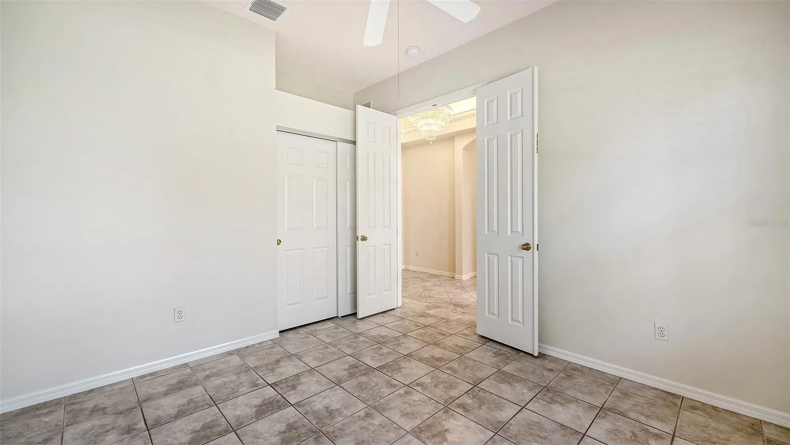 Guest bedroom
