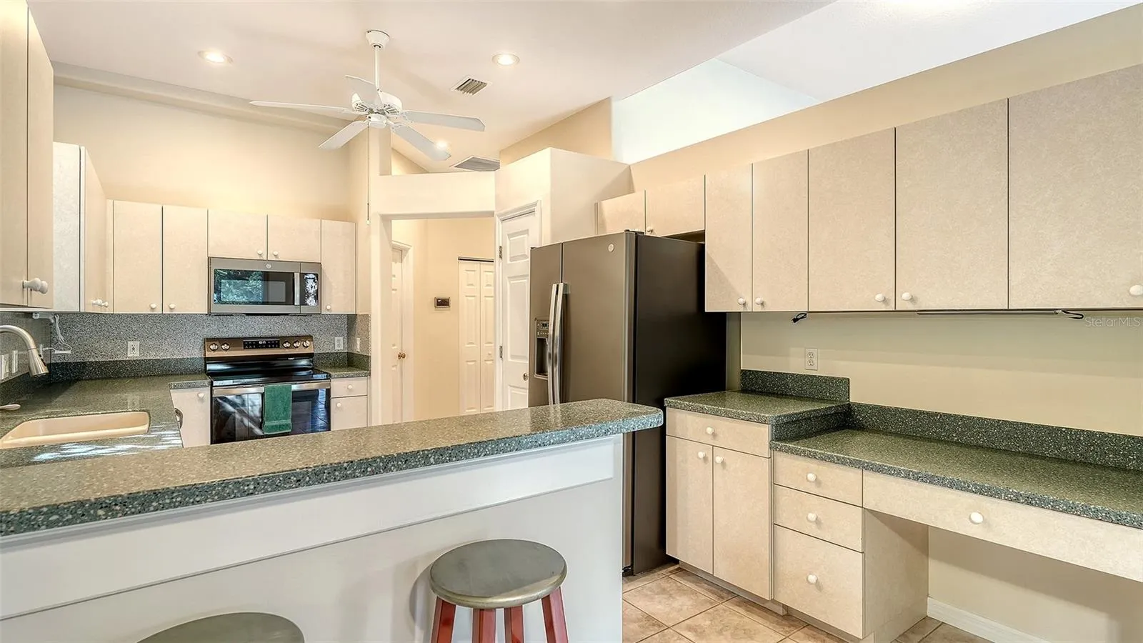 Breakfast bar
