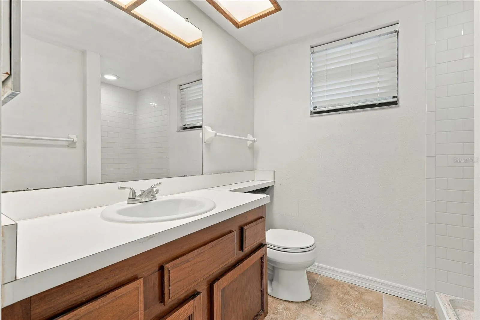 2nd Full Bathroom