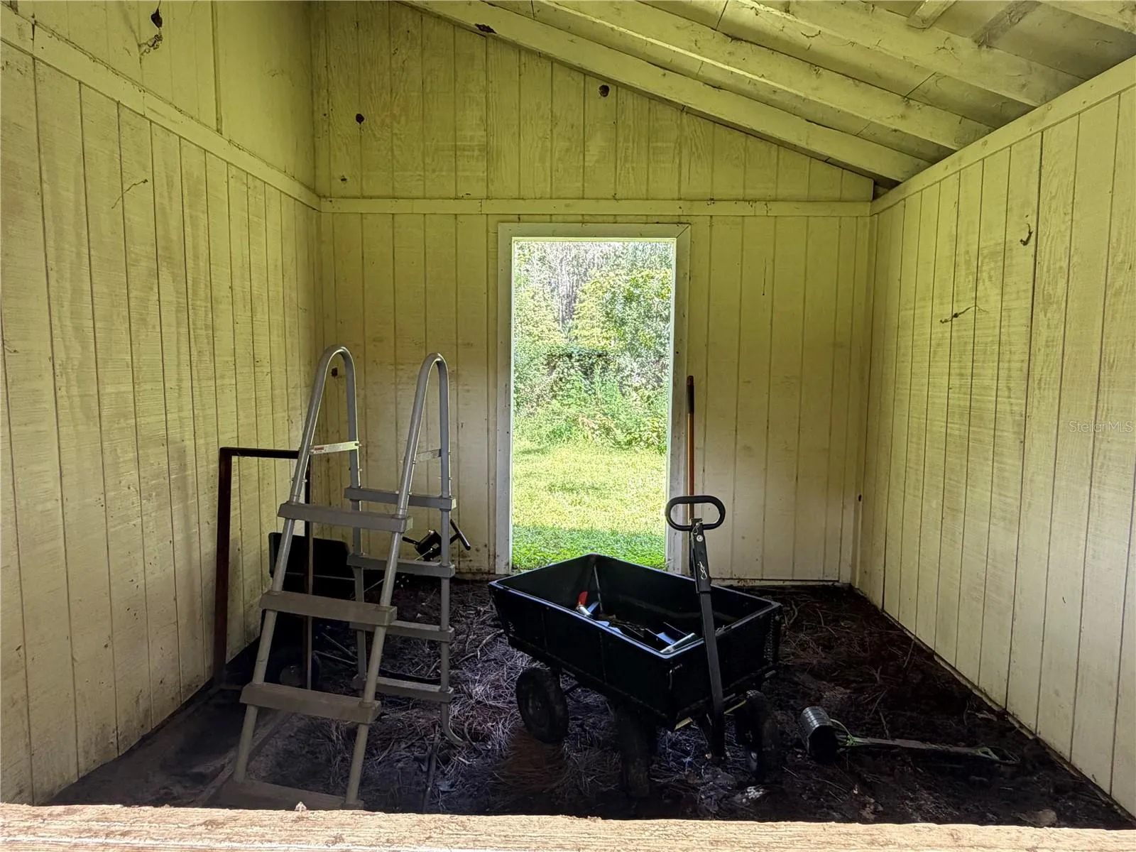 Right stall