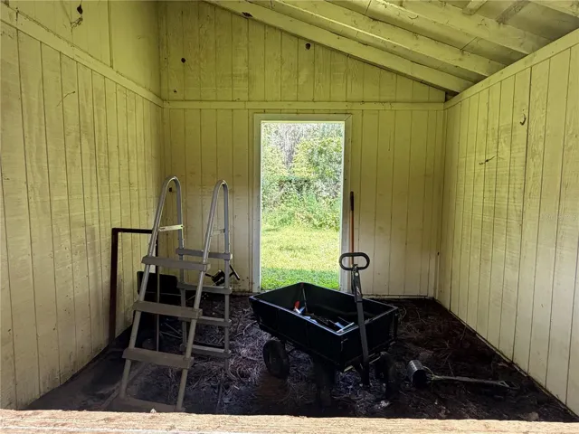 Right stall
