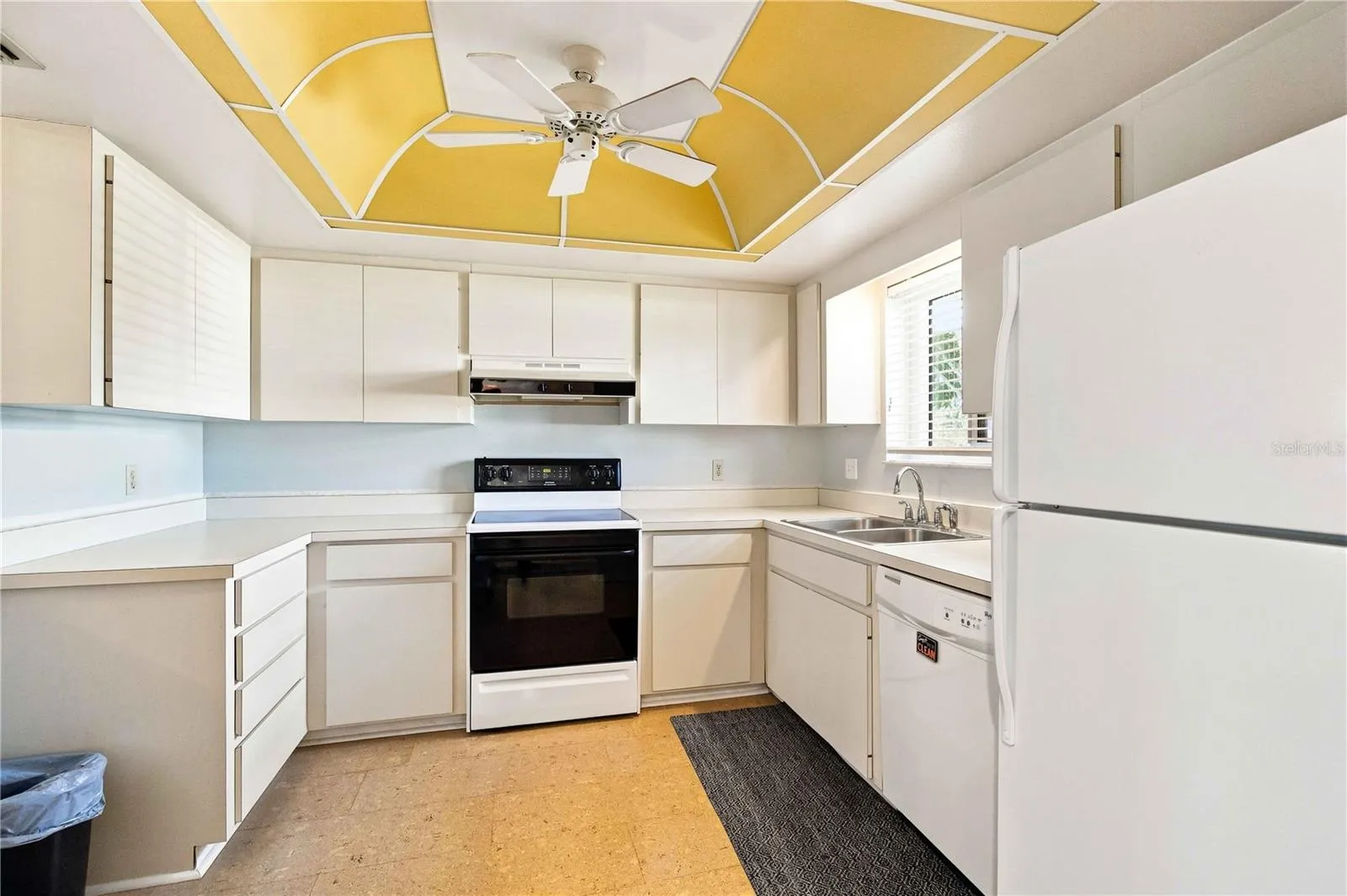 PUT YOUR OWN TOUCH INTO A NEW KITCHEN