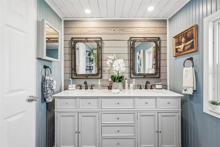 Dual sinks