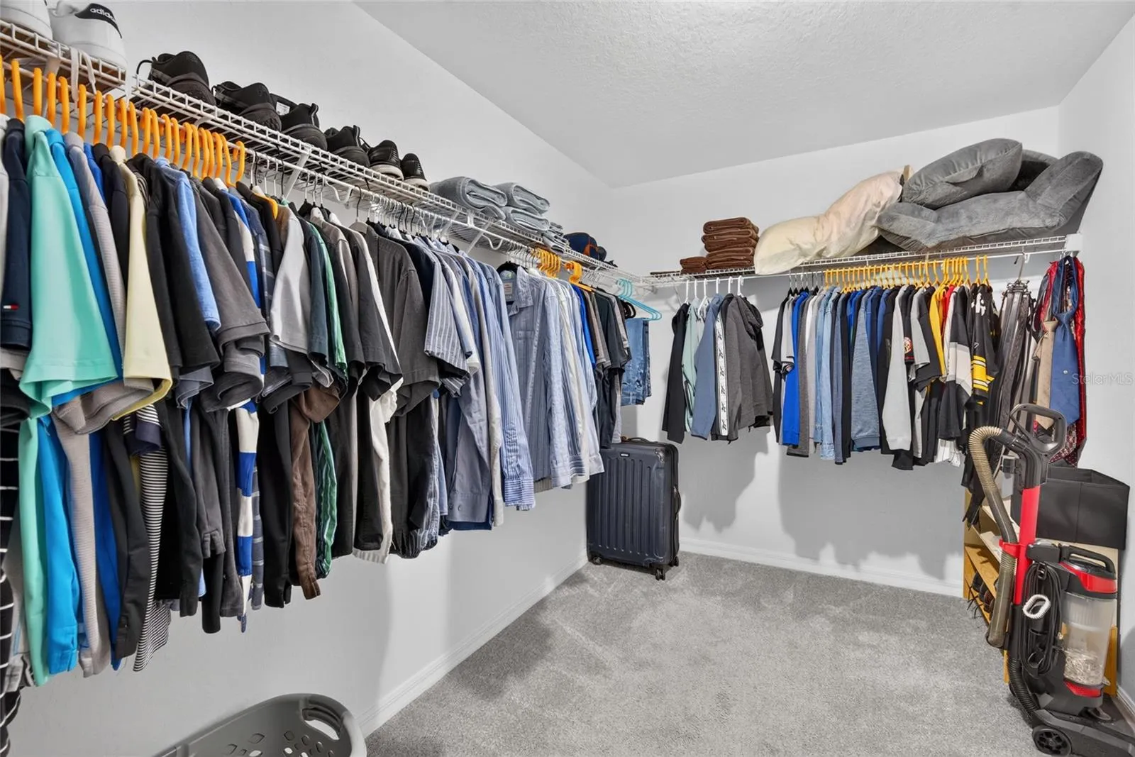 Master Bdrm Walk-in Closet