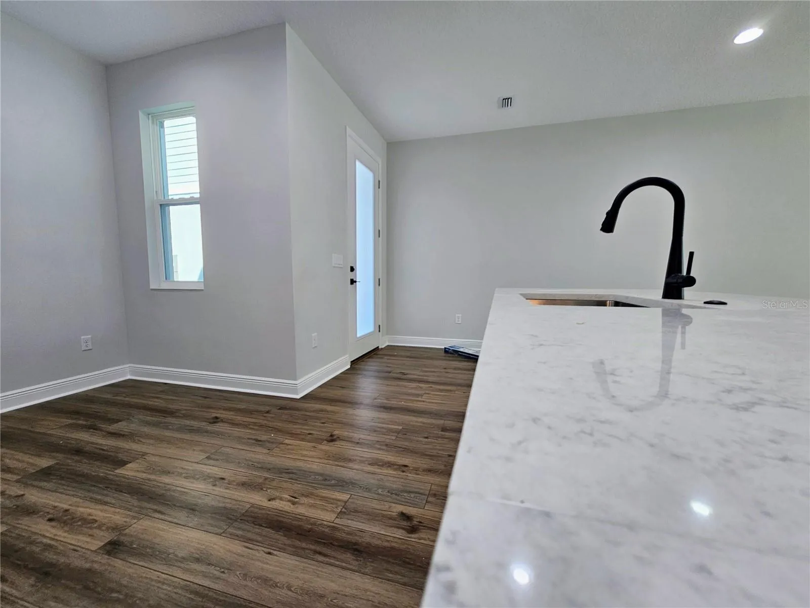 8' front door and eat-in kitchen