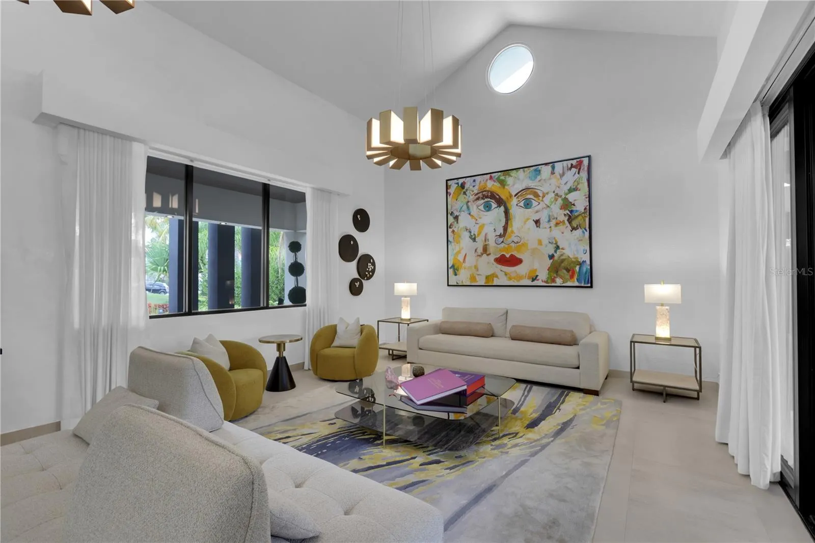 Living area, high ceilings...