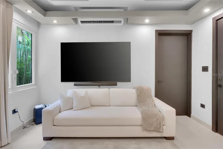 Main -Master Bedroom