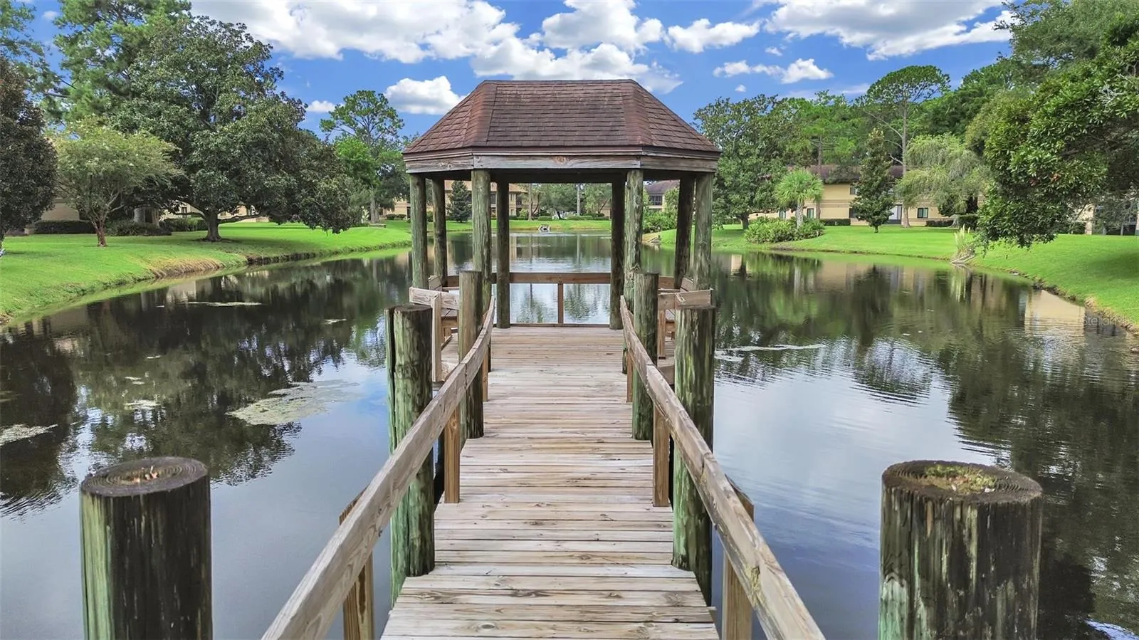 COMMUNITY DOCK ON THE POND
