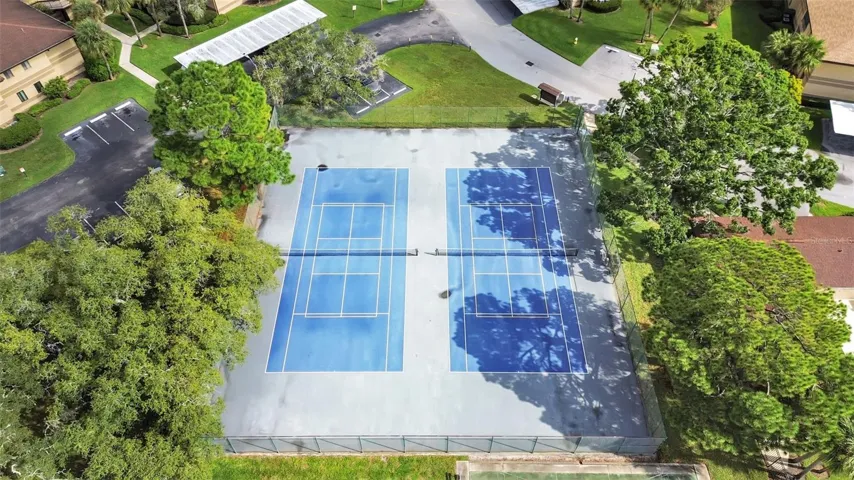 COMMUNITY TENNIS/PICKLEBALL