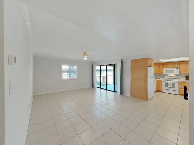GREAT ROOM &amp; KITCHEN