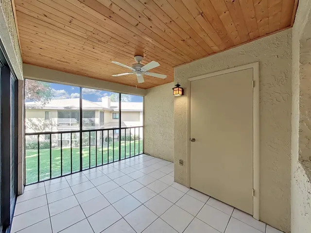 SCREENED LANAI WITH STORAGE CLOSET