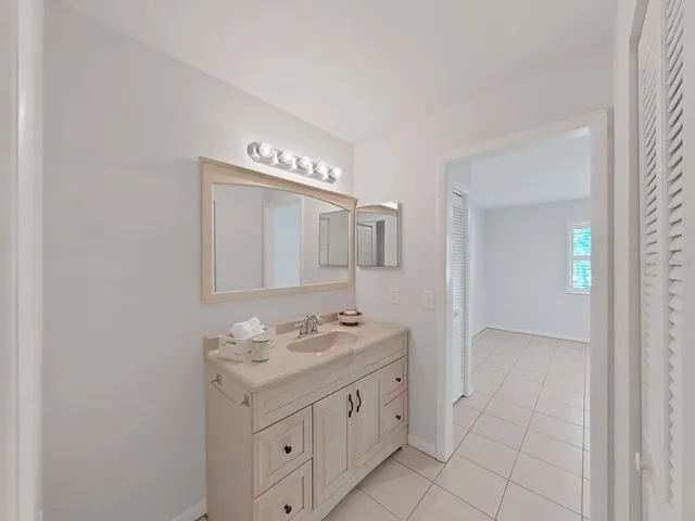 BEDROOM EN SUITE BATH- SPACIOUS W/ LARGE VANITY