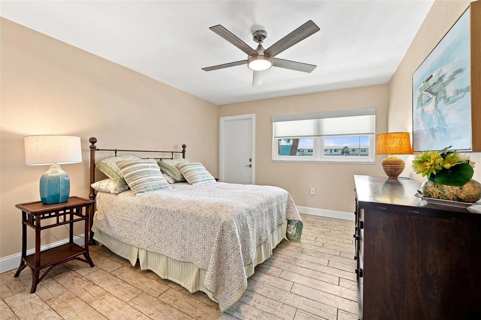 2nd large bedroom