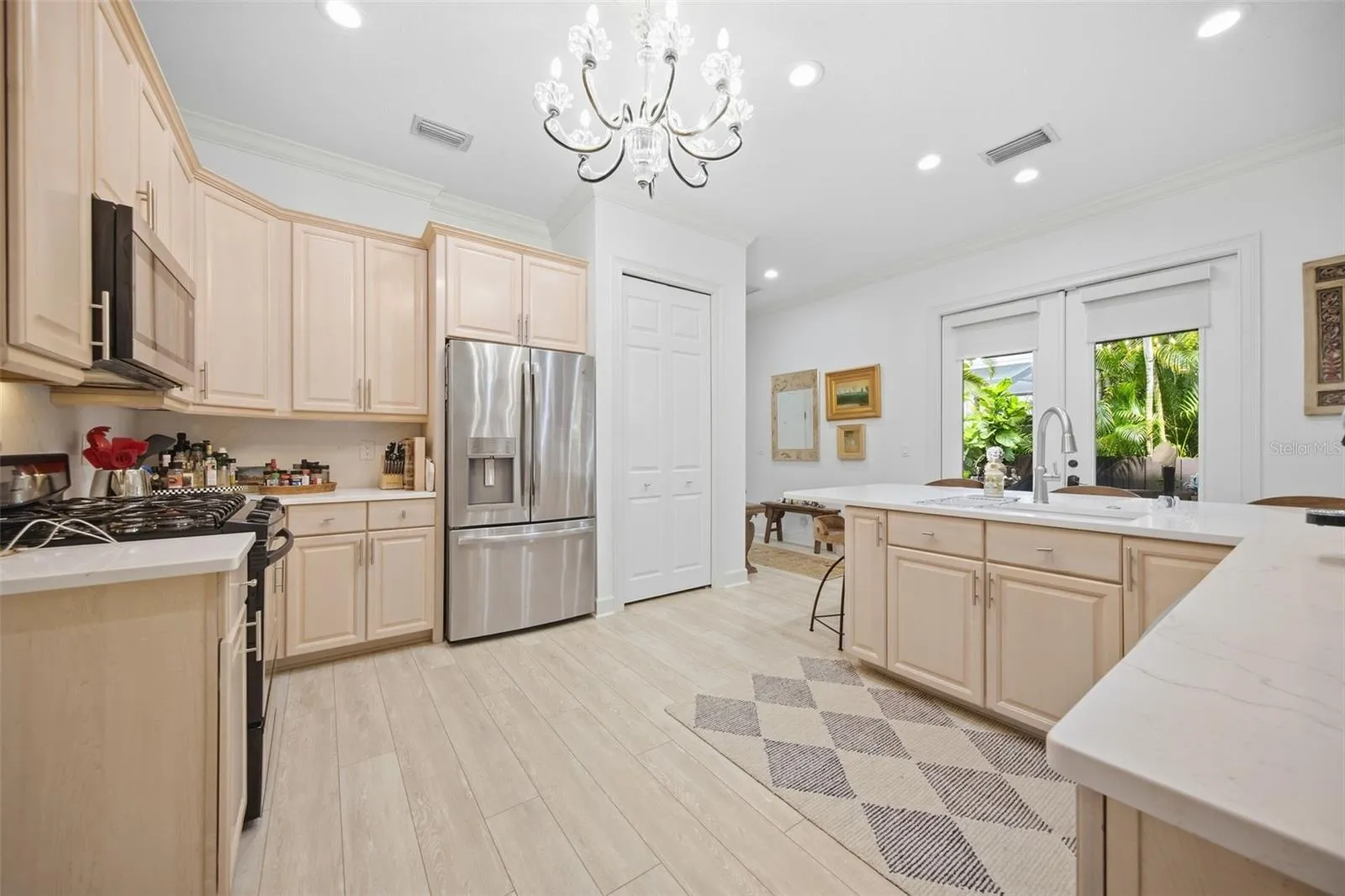 Kitchen Photo #1