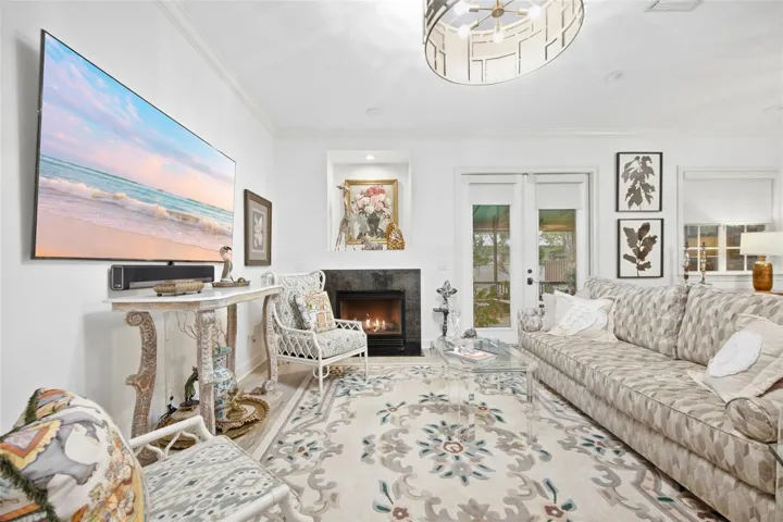 Living Room Photo #2