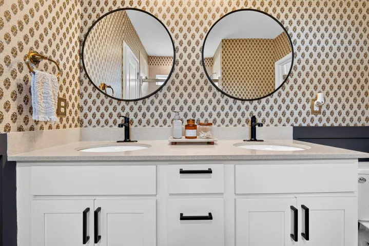 Large Double sink in Master bath