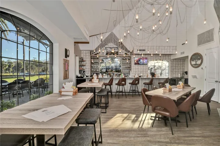 New indoor bar at the restaurant in OAk Run