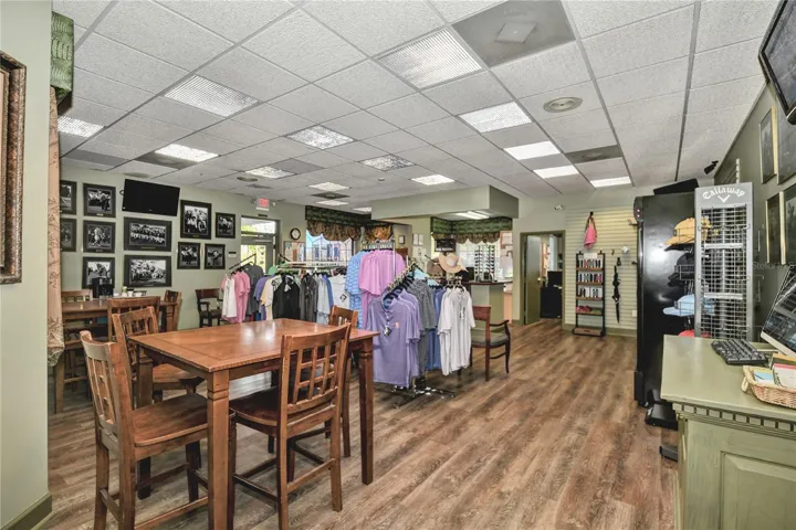 Golf-Pro Shop