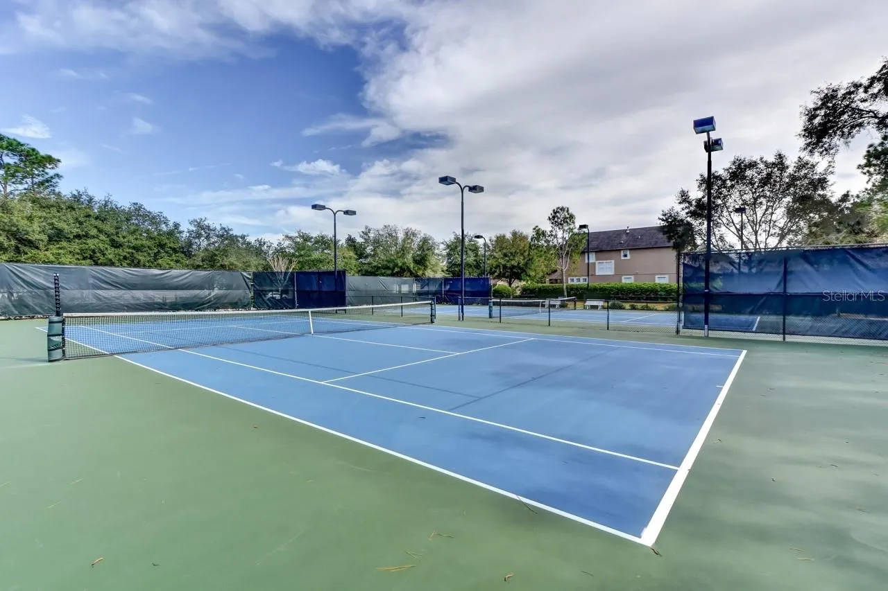 Tennis &amp; pickleball courts