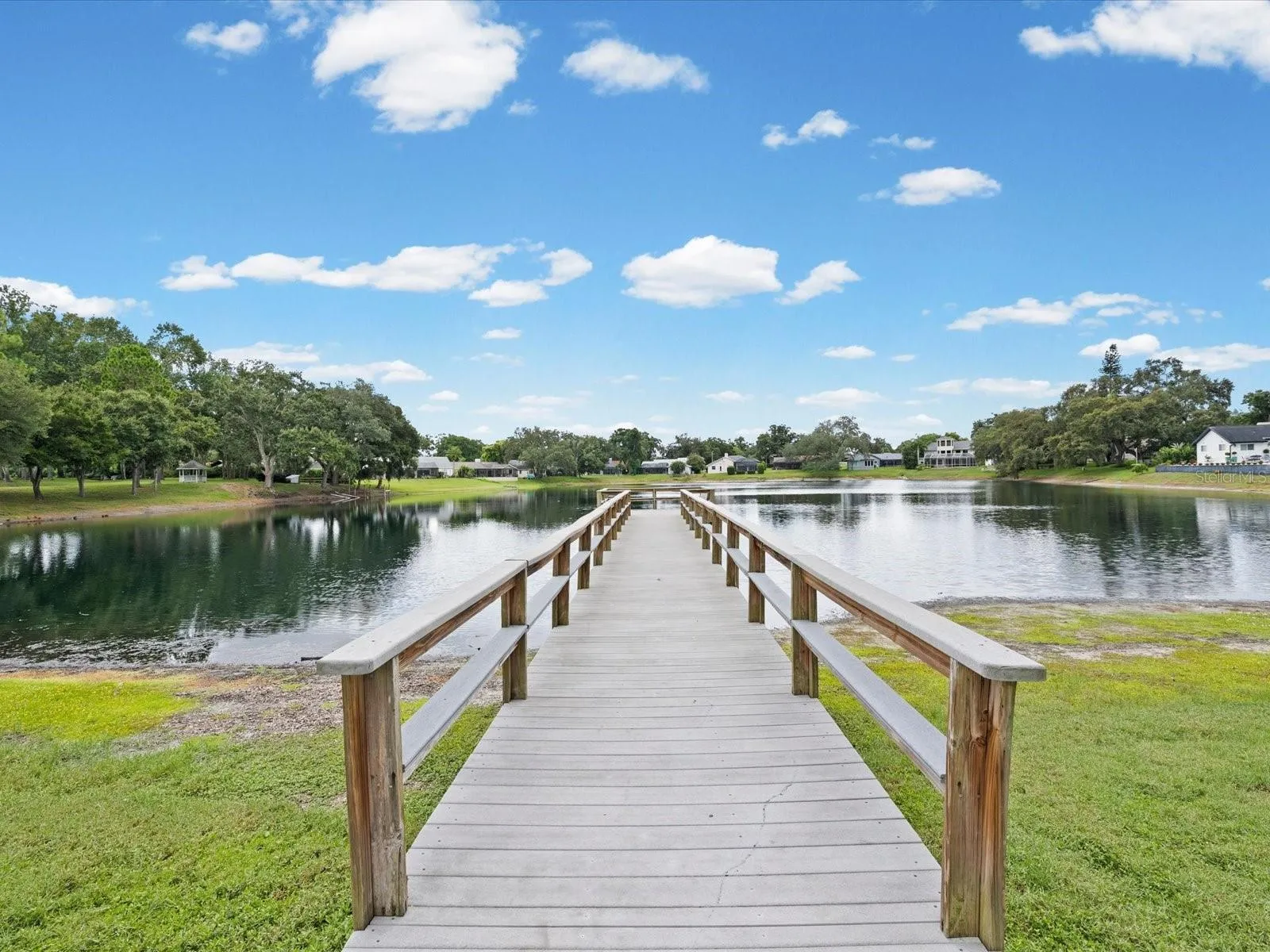 lake valencia park