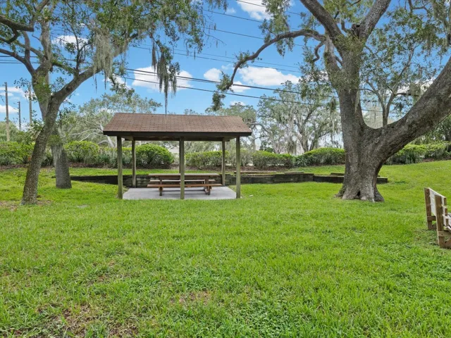 lake valencia park