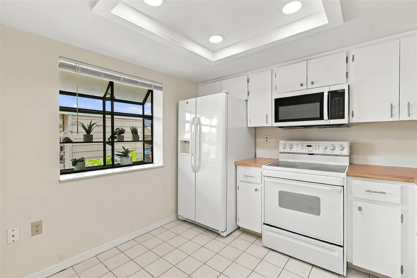 Kitchen w/ Plant Shelf Window