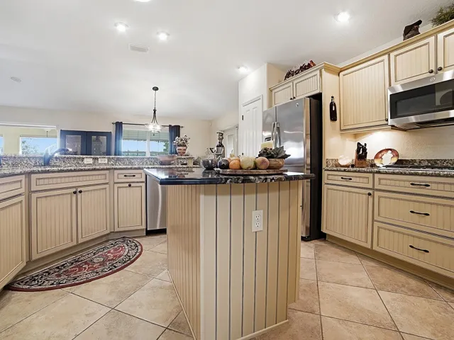 STAINLESS STEEL APPLIANCES