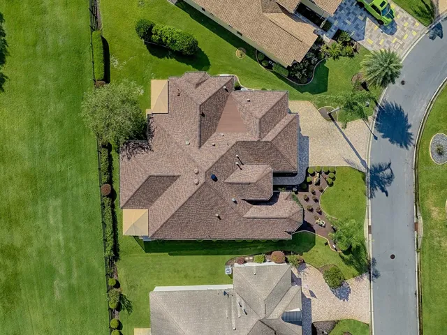 NEW ROOF 2023