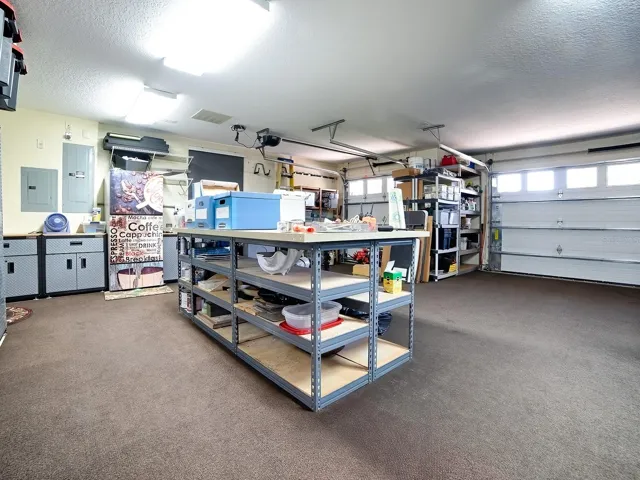 A HOBBY TABLE/WORKBENCH