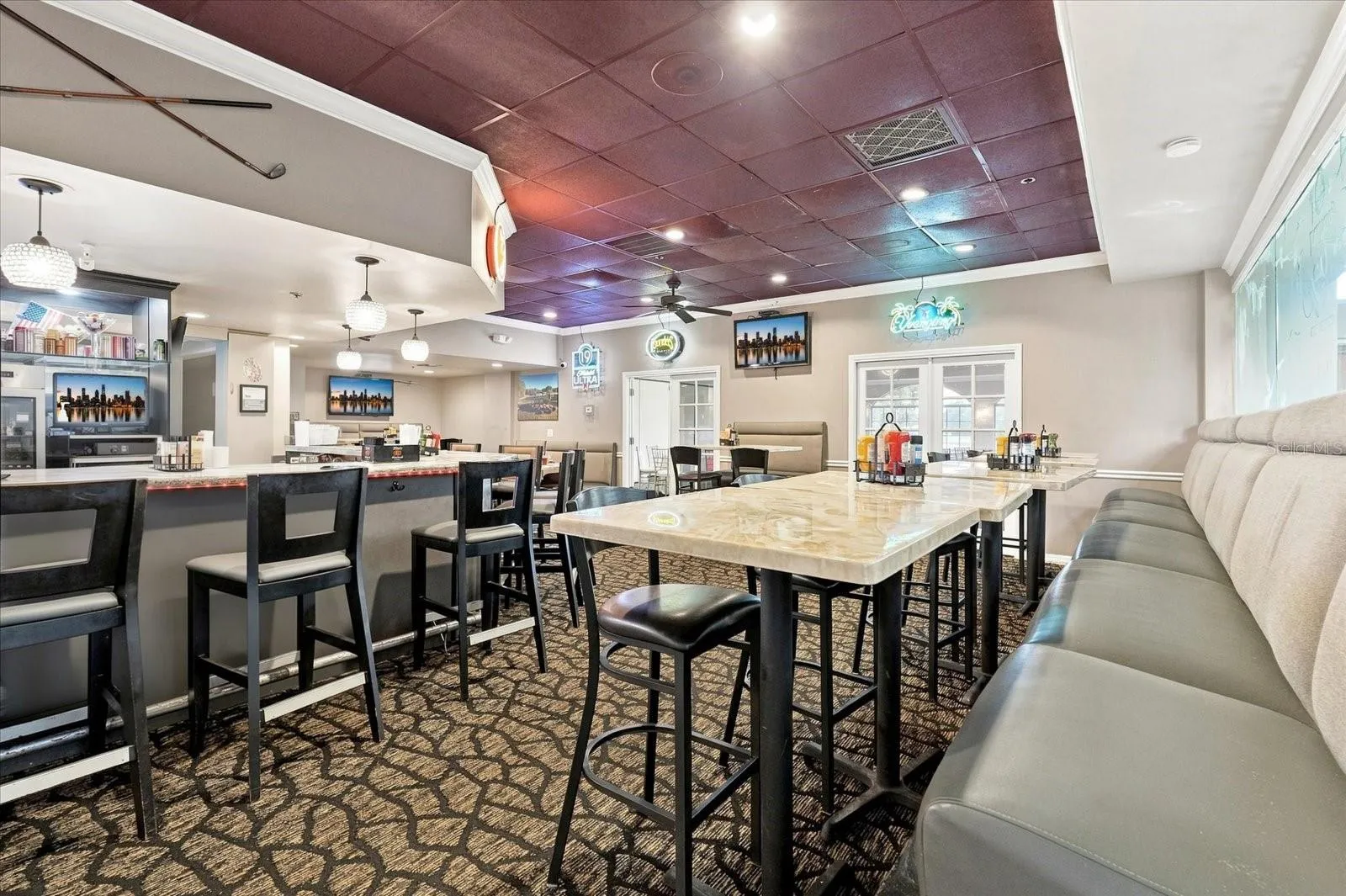 Oak Tree Restaurant and Bar at the Golf Club