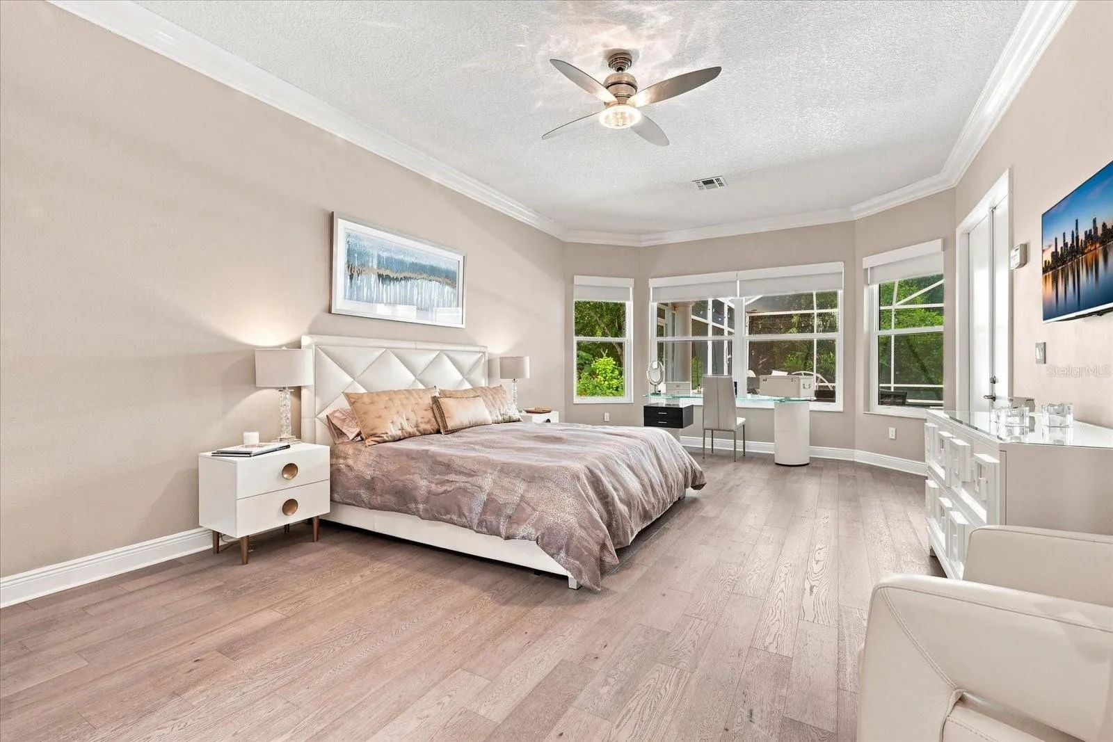 Spacious Primary Suite