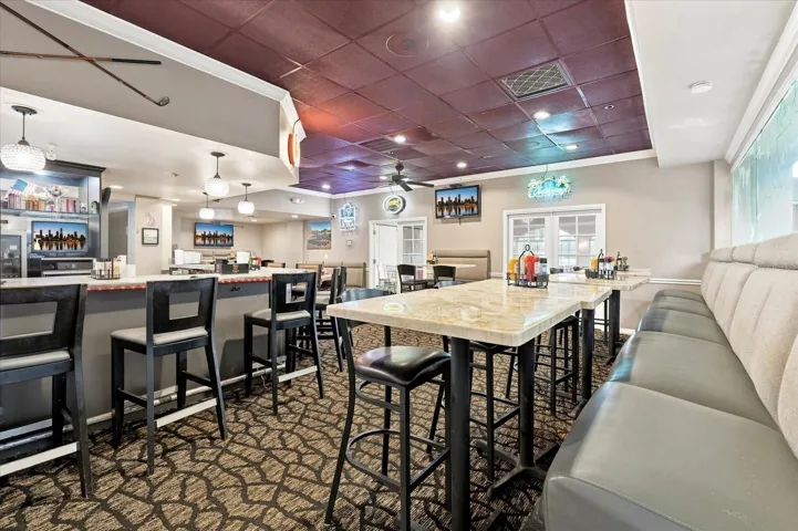 Oak Tree Restaurant and Bar at the Golf Club
