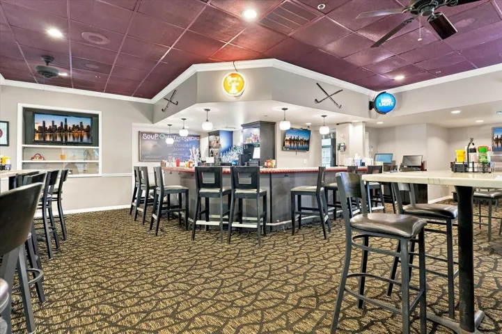 Oak Tree Restaurant in the Crescent Oaks Golf Club