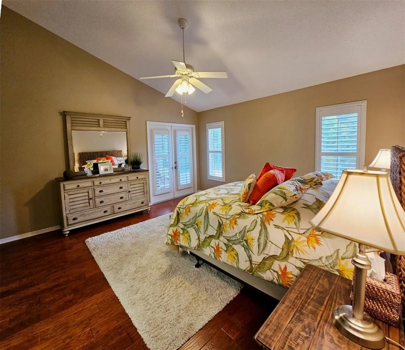 Large Primary bedroom with ensuite bathroom