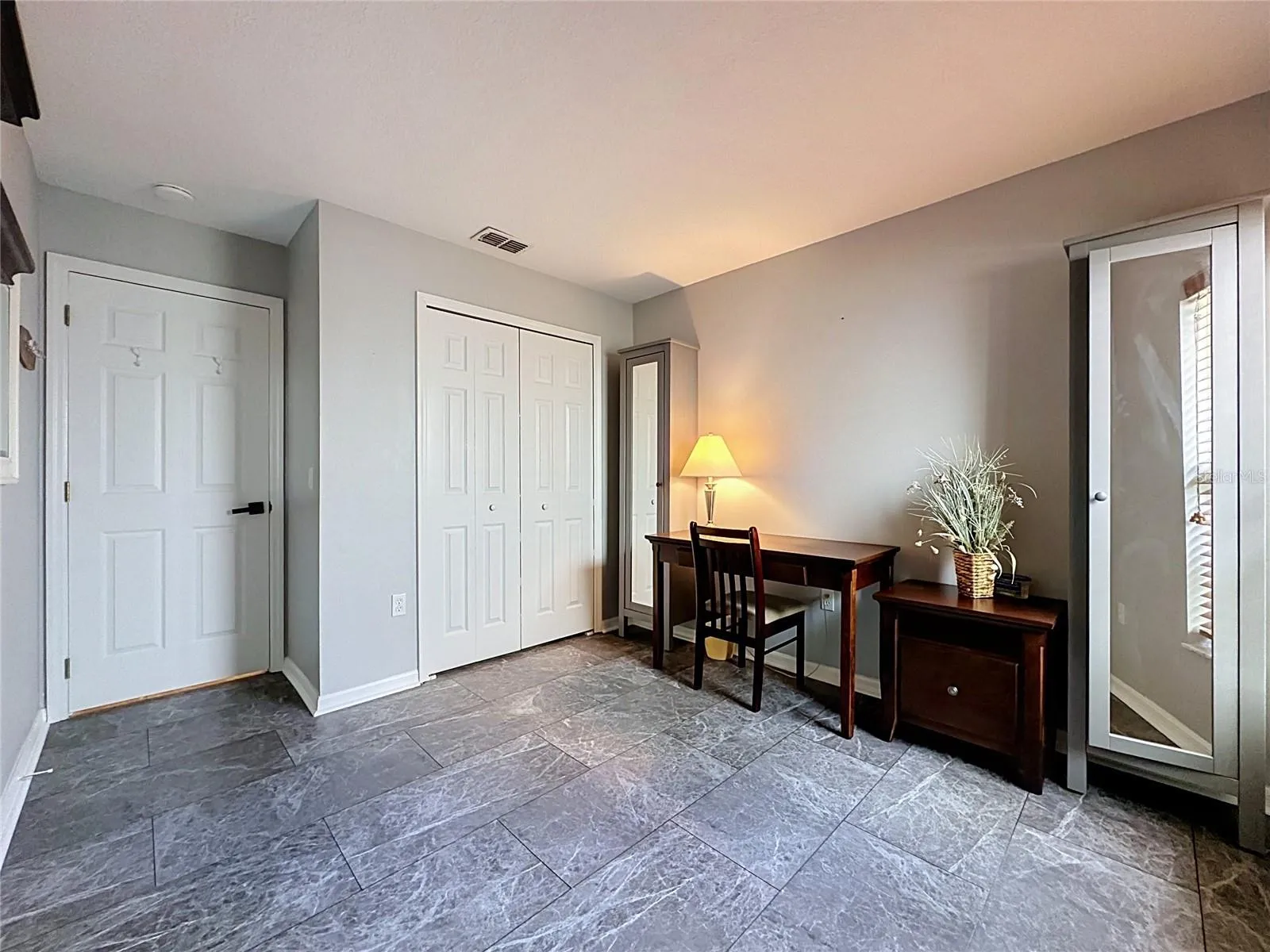 Bedroom 2/Office