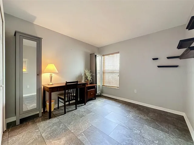 Bedroom 2/Office