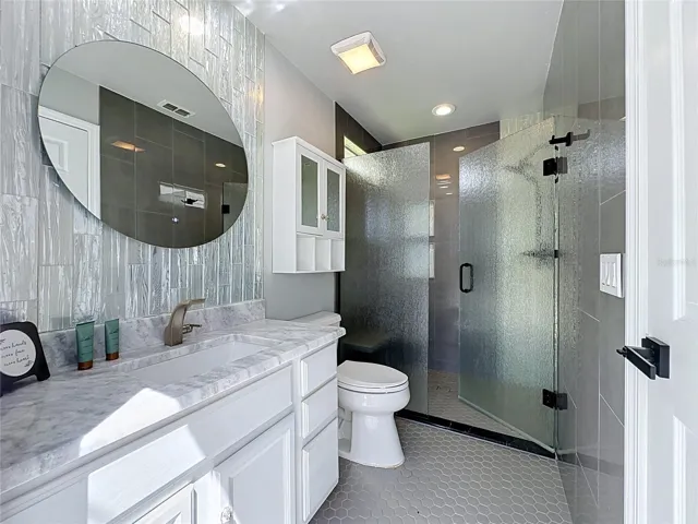 Primary En Suite