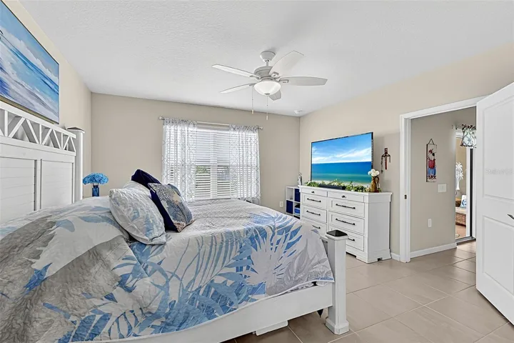 secondary bedroom