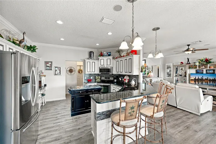 The household chef will love this beautiful kitchen.