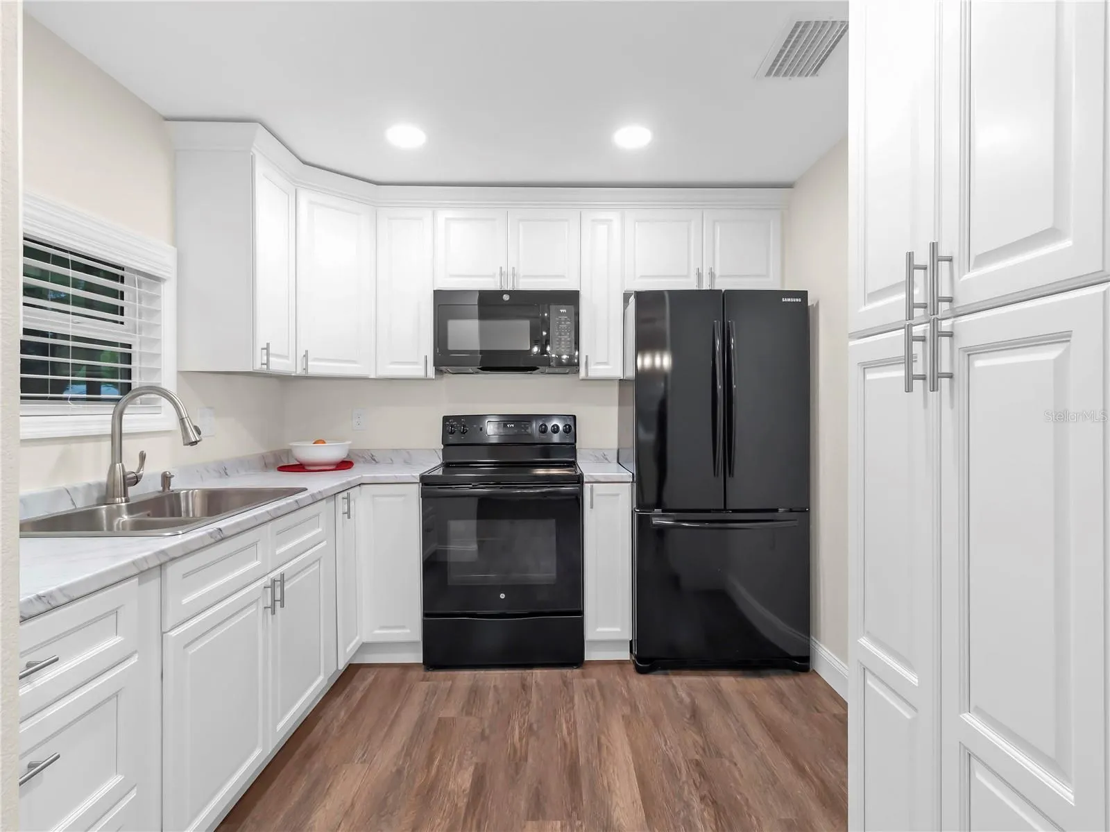 Kitchen -BRAND NEW 7-26 completed renovations. Newer appliances.