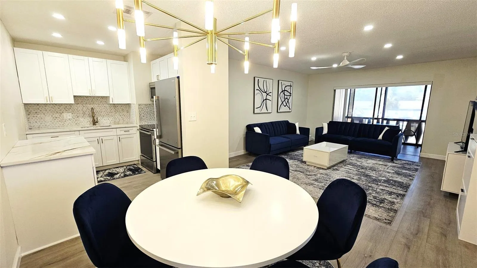 Dining room-living room