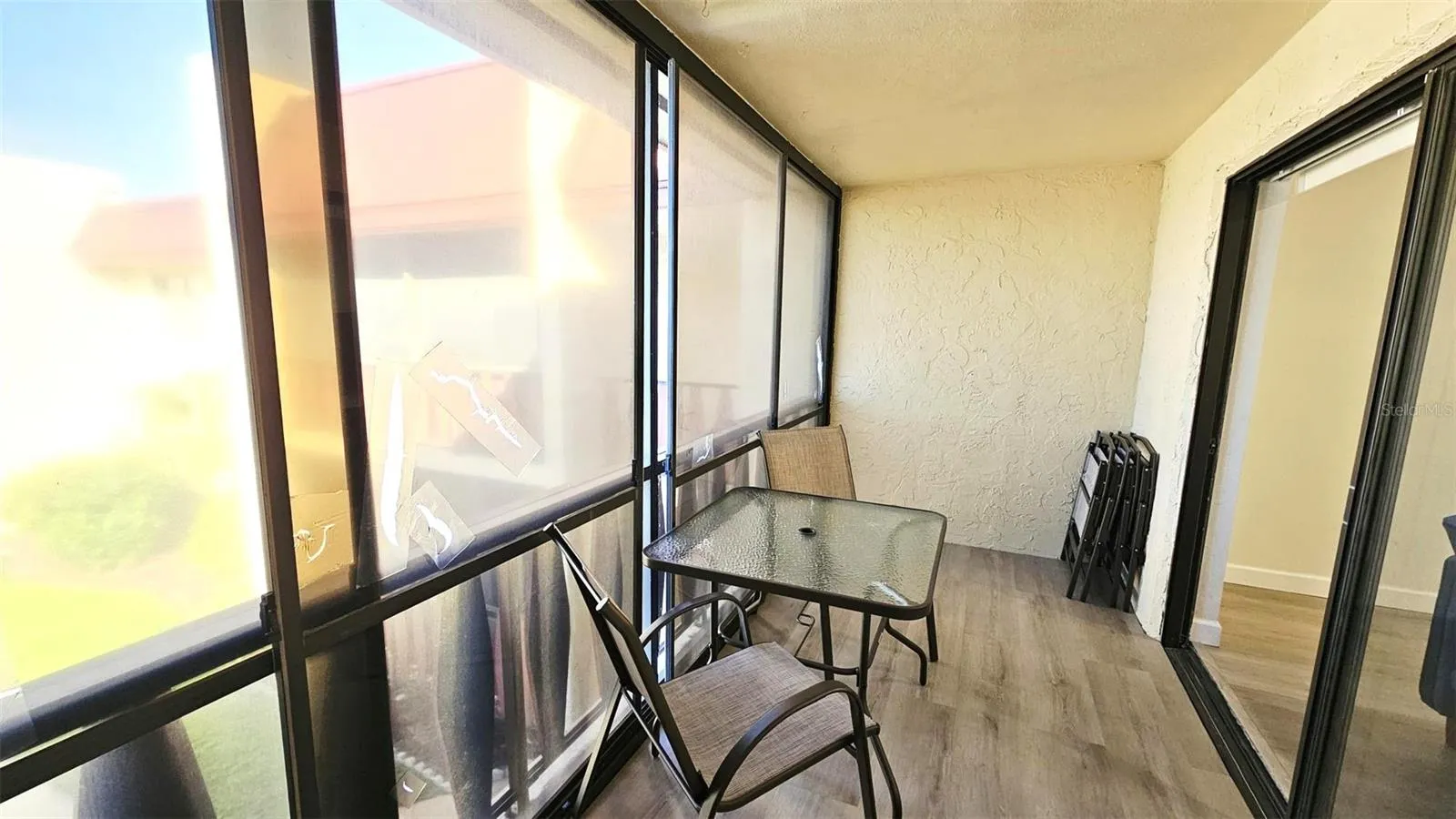 Screened lanai w/vinyl windows
