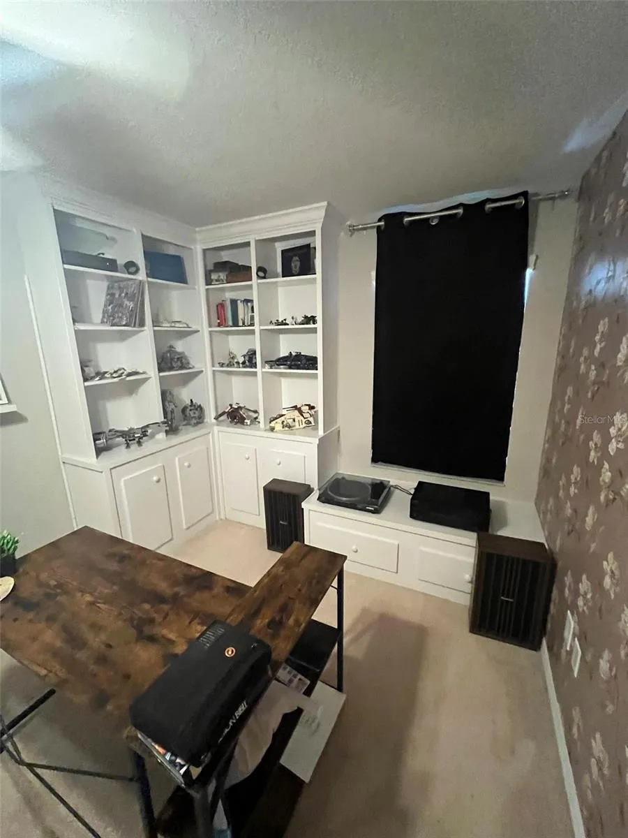2nd bedroom