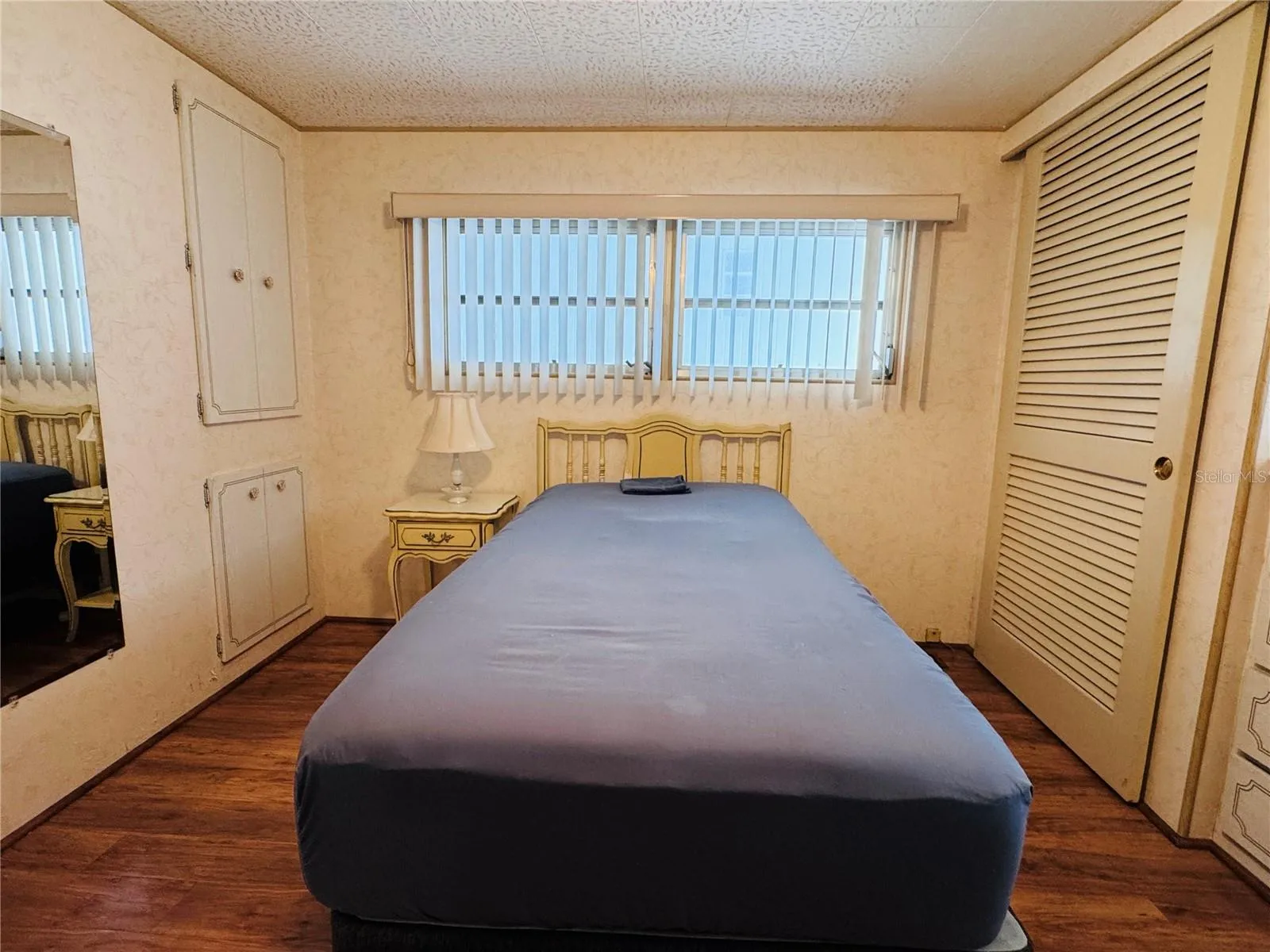 Guest room with built ins.